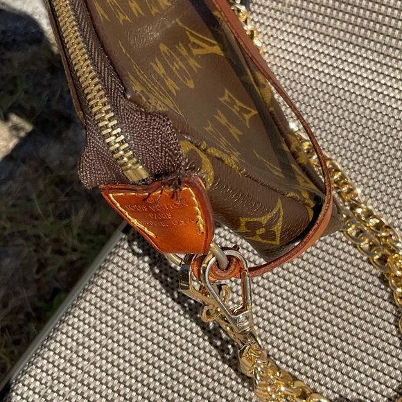 Louis Vuitton Monogram Crossbody Bag with Gold Chain - Picture 10 of 11